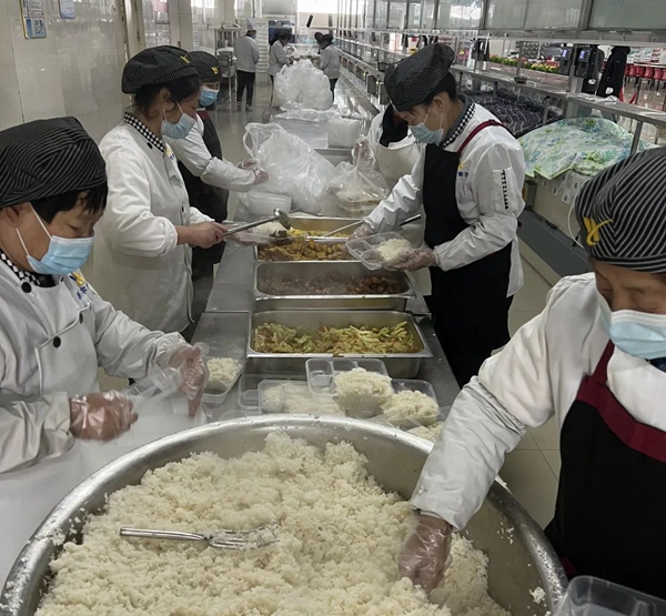 1651026831846260.jpg 4午餐分餐.jpg