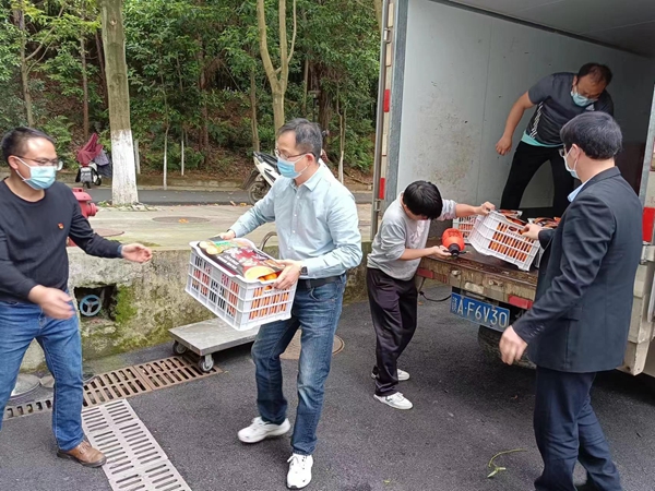 1653924792775025.jpg 江西中医药大学:后勤人的战役故事——水电管理科谭述骏图6.jpg