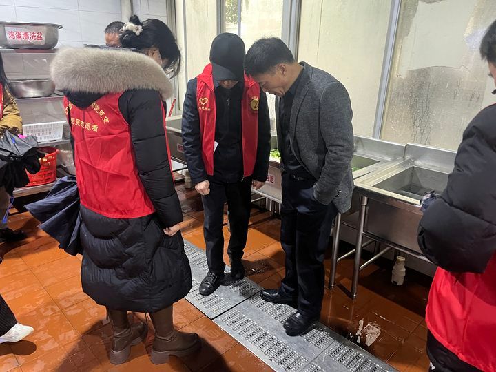 江西中医药大学|后勤第一党支部开展“传‘行知精神’,铸高尚师魂”主题党日活动